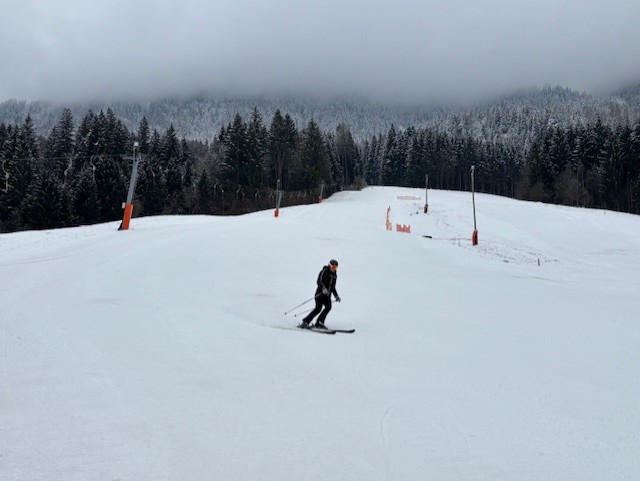 Skipiste Griminitzen bij Sportchalet Bergkristall.